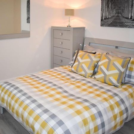 Rose Cottage Captivating 1-Bed Cottage In Bangor Bagian luar foto