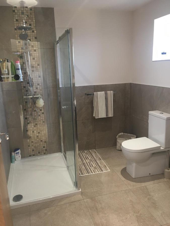 Rose Cottage Captivating 1-Bed Cottage In Bangor Bagian luar foto