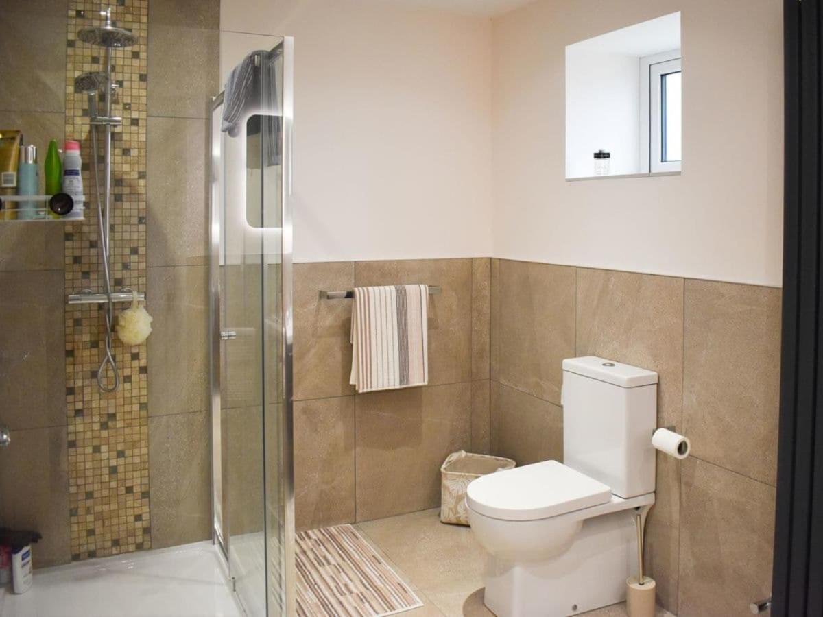 Rose Cottage Captivating 1-Bed Cottage In Bangor Bagian luar foto