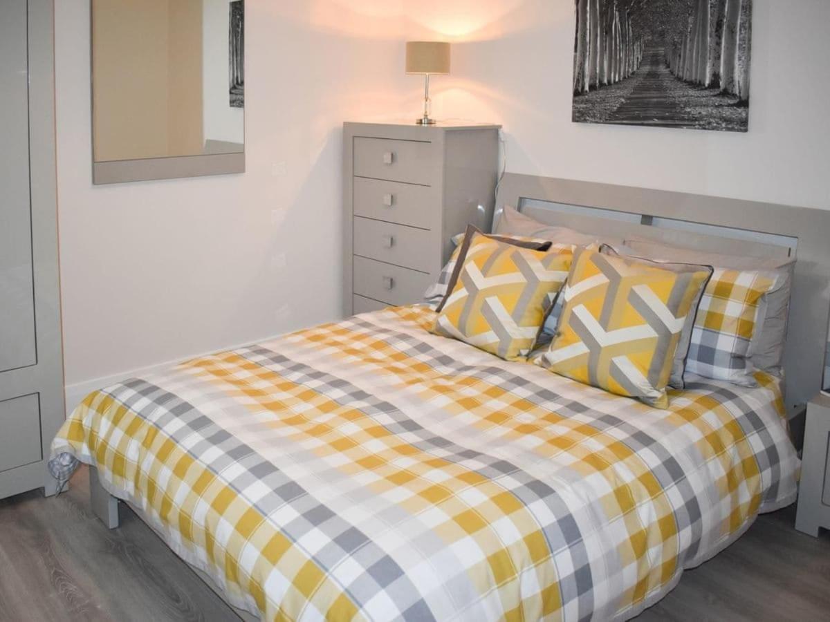 Rose Cottage Captivating 1-Bed Cottage In Bangor Bagian luar foto