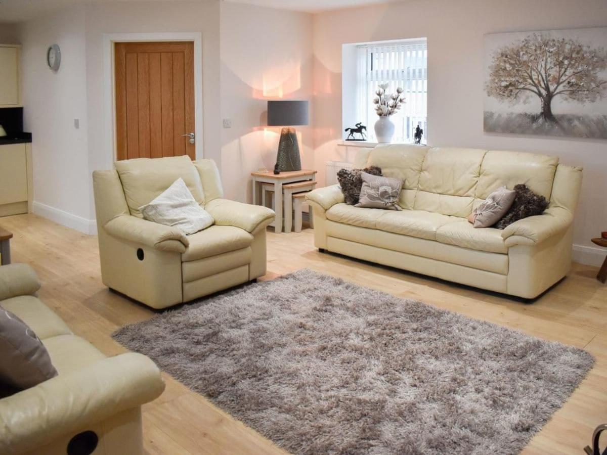 Rose Cottage Captivating 1-Bed Cottage In Bangor Bagian luar foto