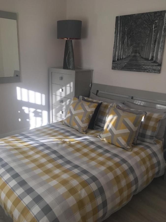 Rose Cottage Captivating 1-Bed Cottage In Bangor Bagian luar foto