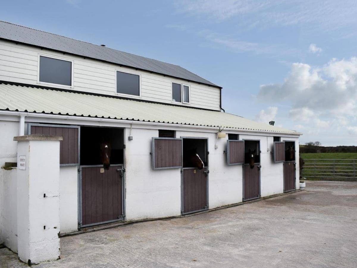 Rose Cottage Captivating 1-Bed Cottage In Bangor Bagian luar foto