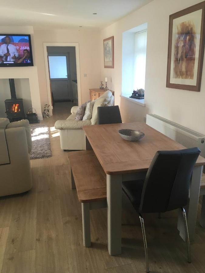 Rose Cottage Captivating 1-Bed Cottage In Bangor Bagian luar foto